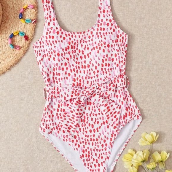 Swimsuit-Super Cute - Picture 2 of 6